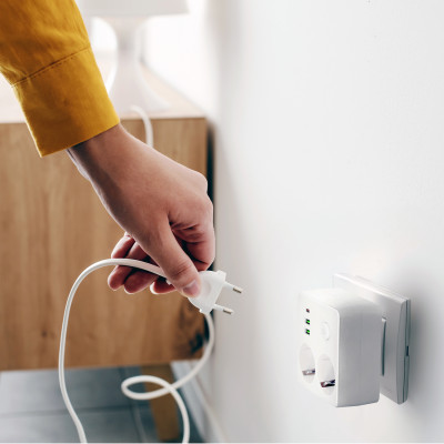 Rozgałęźnik LINEA PRO FL2 2gn+2USB/1USB-C biały